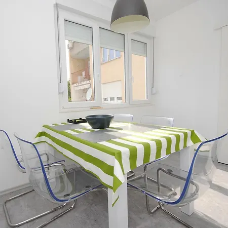 Bolt Holiday Apartment *