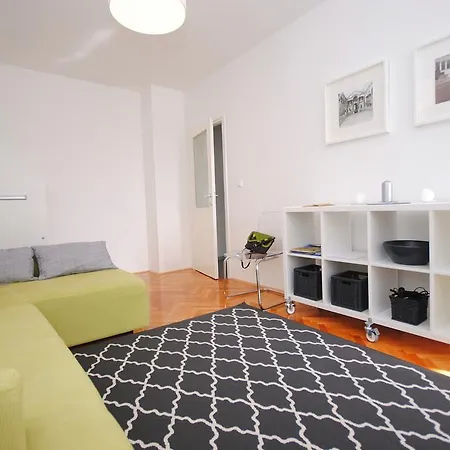 Bolt Holiday Apartment *